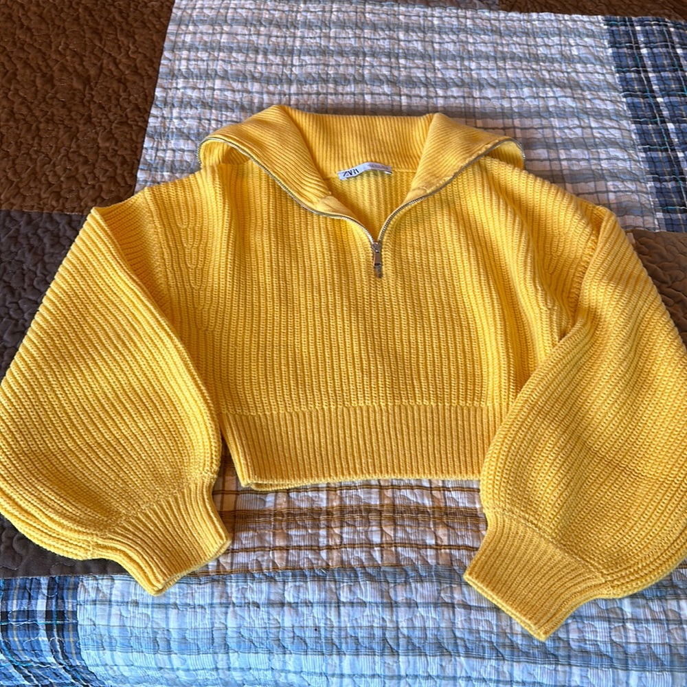 Zara Sweater size medium